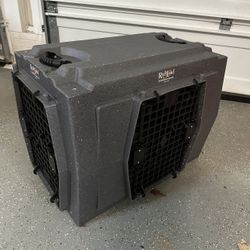 Ruffland Intermediate Dog Kennel Like New