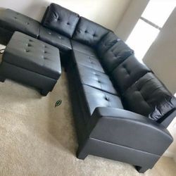 PABLO BLACK SECTIONAL WITH OTTOMAN