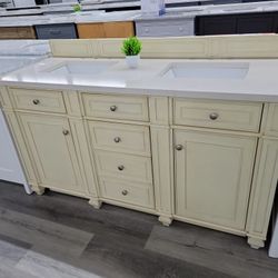 Bathroom Vanity 61" 