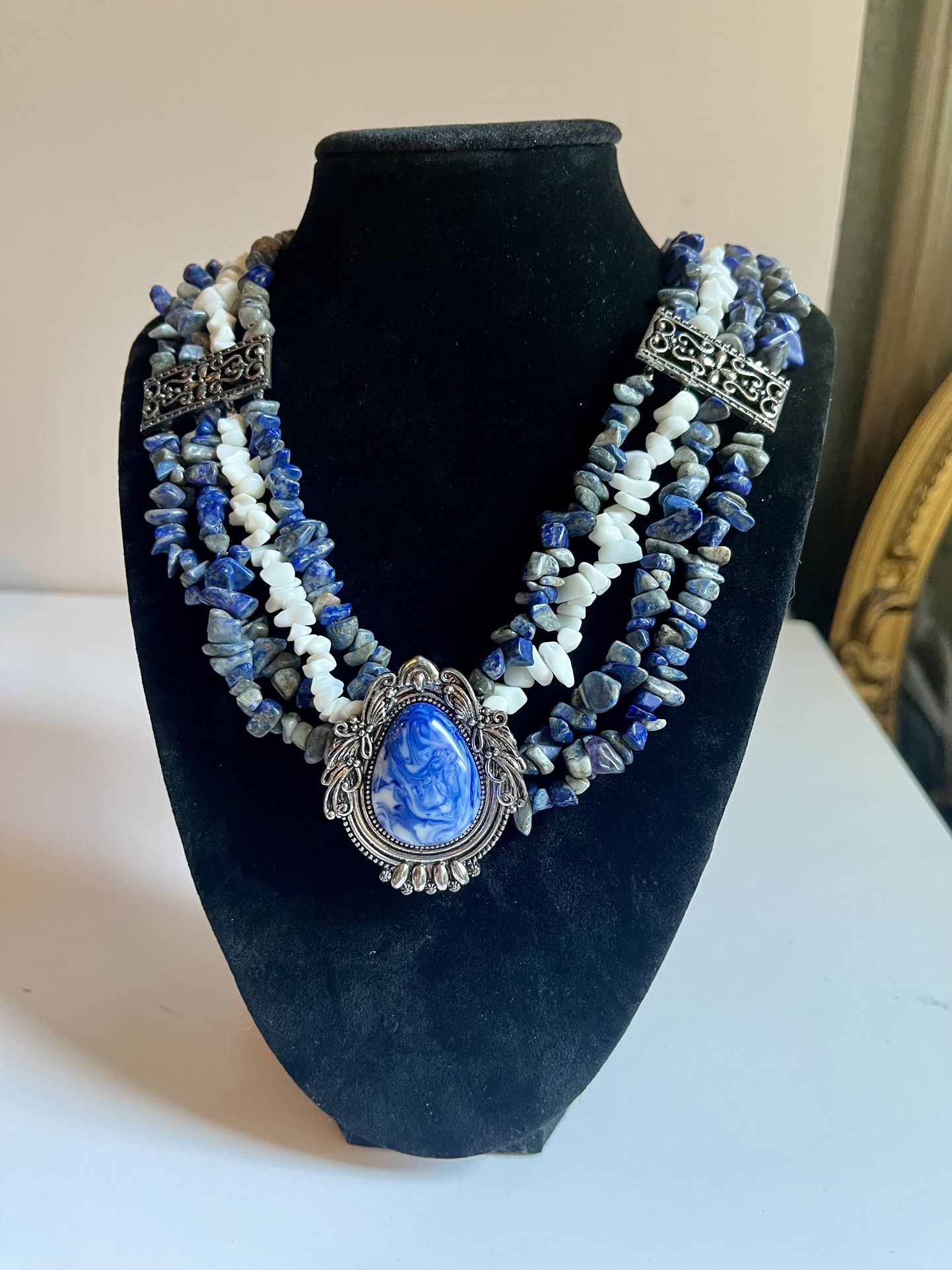 Novadab Blue And White Stone Chunky Necklace