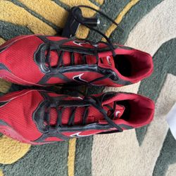  Nike 7.5 Multipurpose Click Shoes