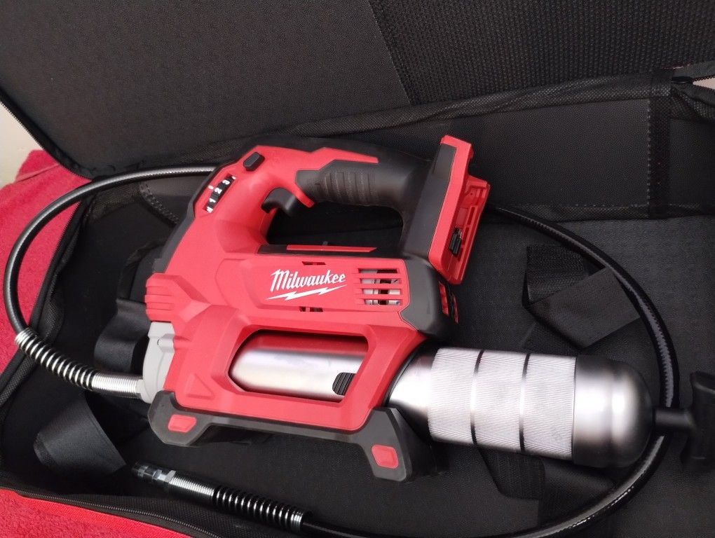 M18 Milwaukee Greaser TOOL ONLY $190