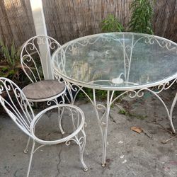 White Vintage Patio Set