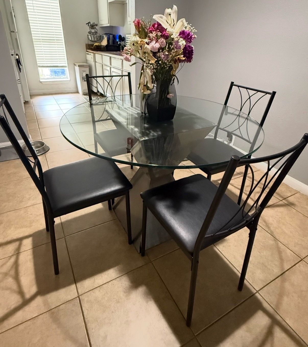 Small glass breakfast/dinning table - Just Table!