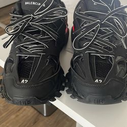 Balenciaga led