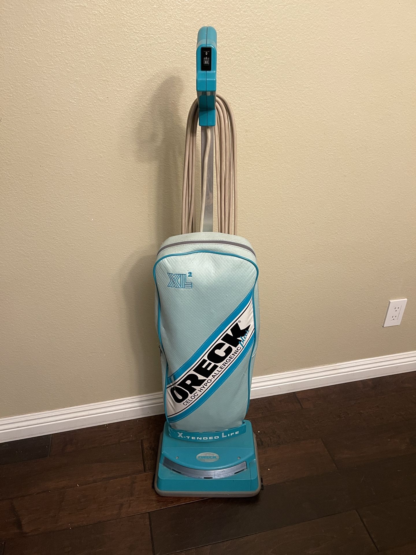 Classic Oreck XL Vacuum Cleaner