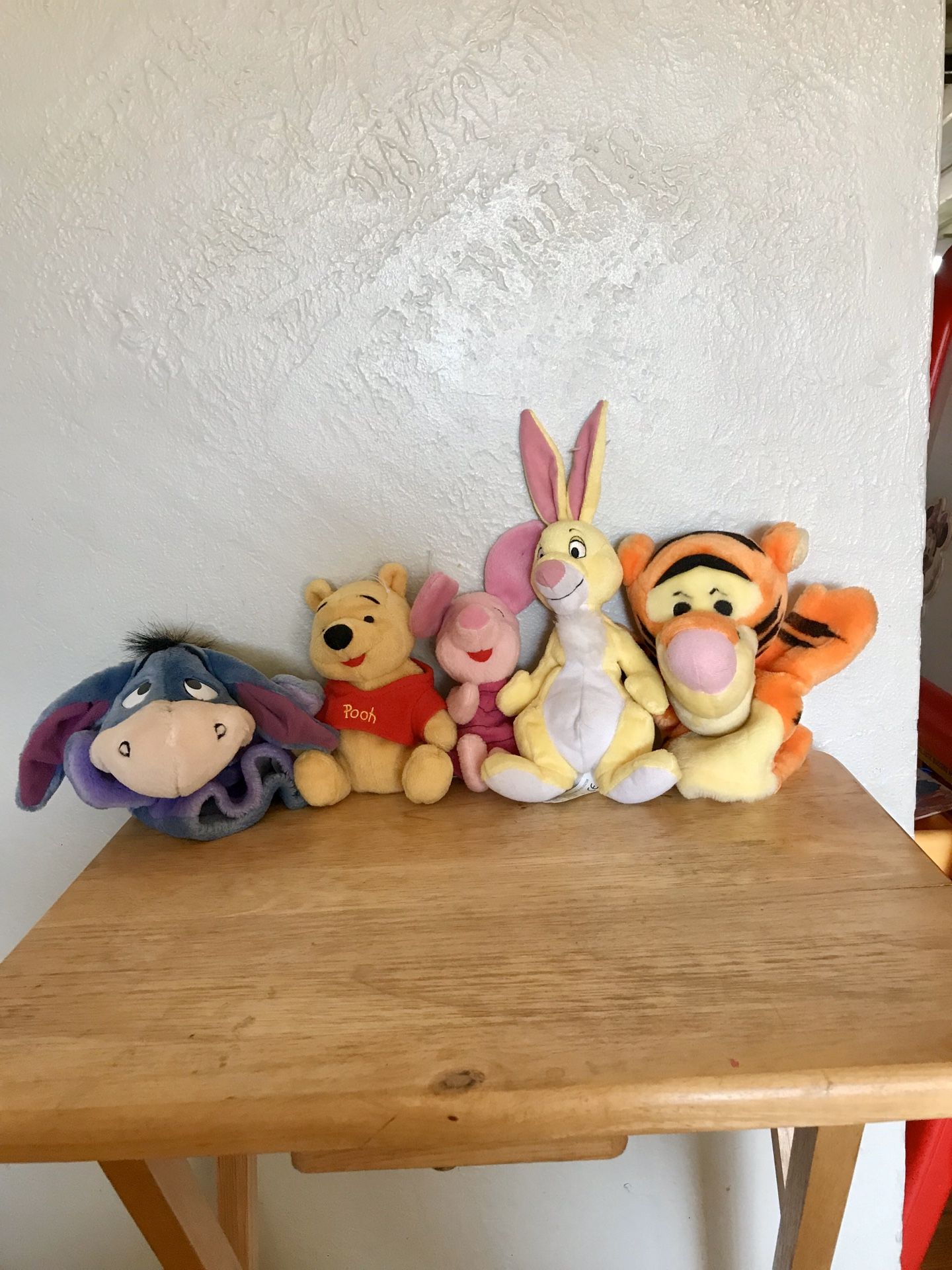 DISNEY WINNIE THE POOH COLLECTION like new