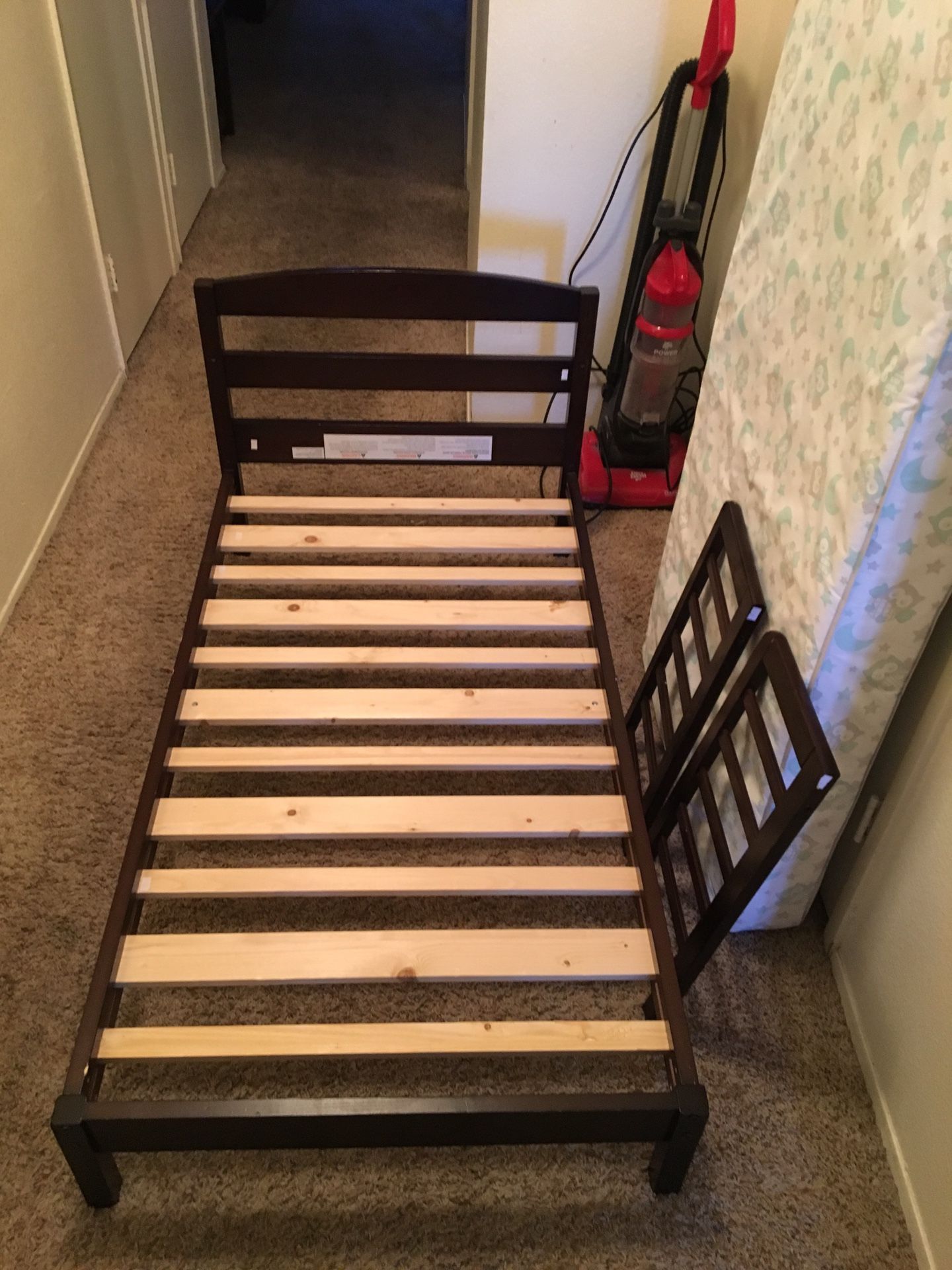 Toddler bed with mattress