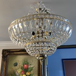 Chandelier 