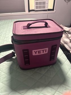 Yeti Hopper flip 12 cooler