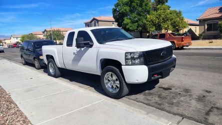 Parts ONLY off Silverado 08, No Engine or Trans, Good Body & Interior Parts,  Lots More