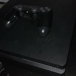PS4 With 3 Controllers 