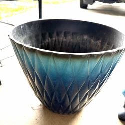 Turquoise resin plant pot