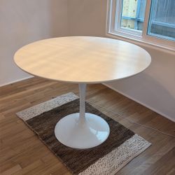 Table White Lacquer 