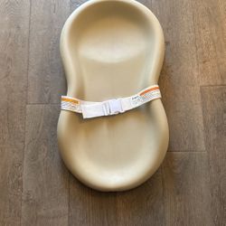 Keekaroo Peanut Changing Pad Like New