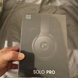 Beats Wireless Bluetooth Headphones 