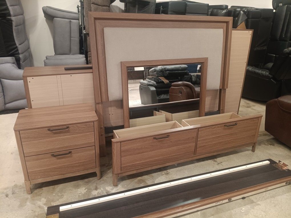Lynn Bedroom Suite