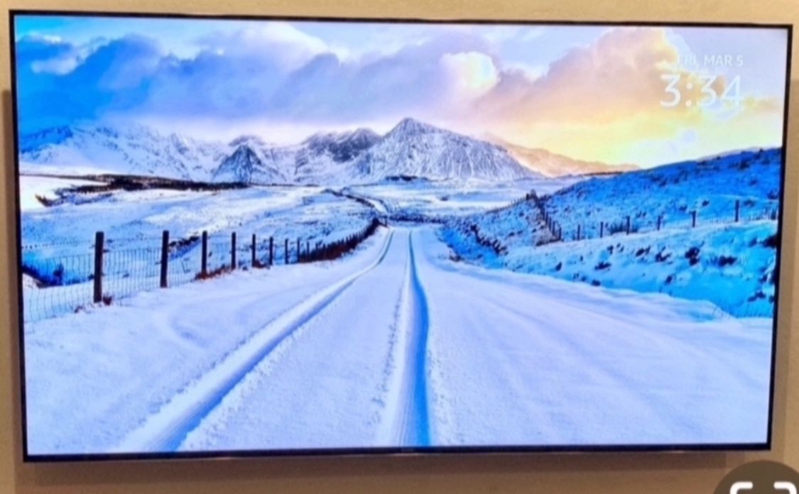 85 Sony Tv Smart 4k HDTV  In Box.  Amazing Picture.  Lots of Apps 