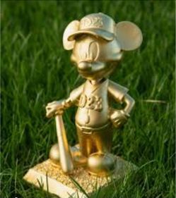Mickey mouse d23 golden bobblehead