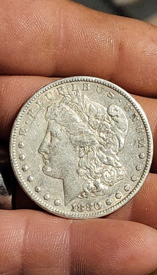 1880 -S MORGAN DOLLAR COIN