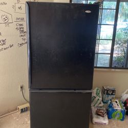 Use Refrigerator Amana,good Very Good Condition ,