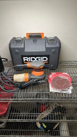 Ridgid sander Palm sander with sanding pads and case