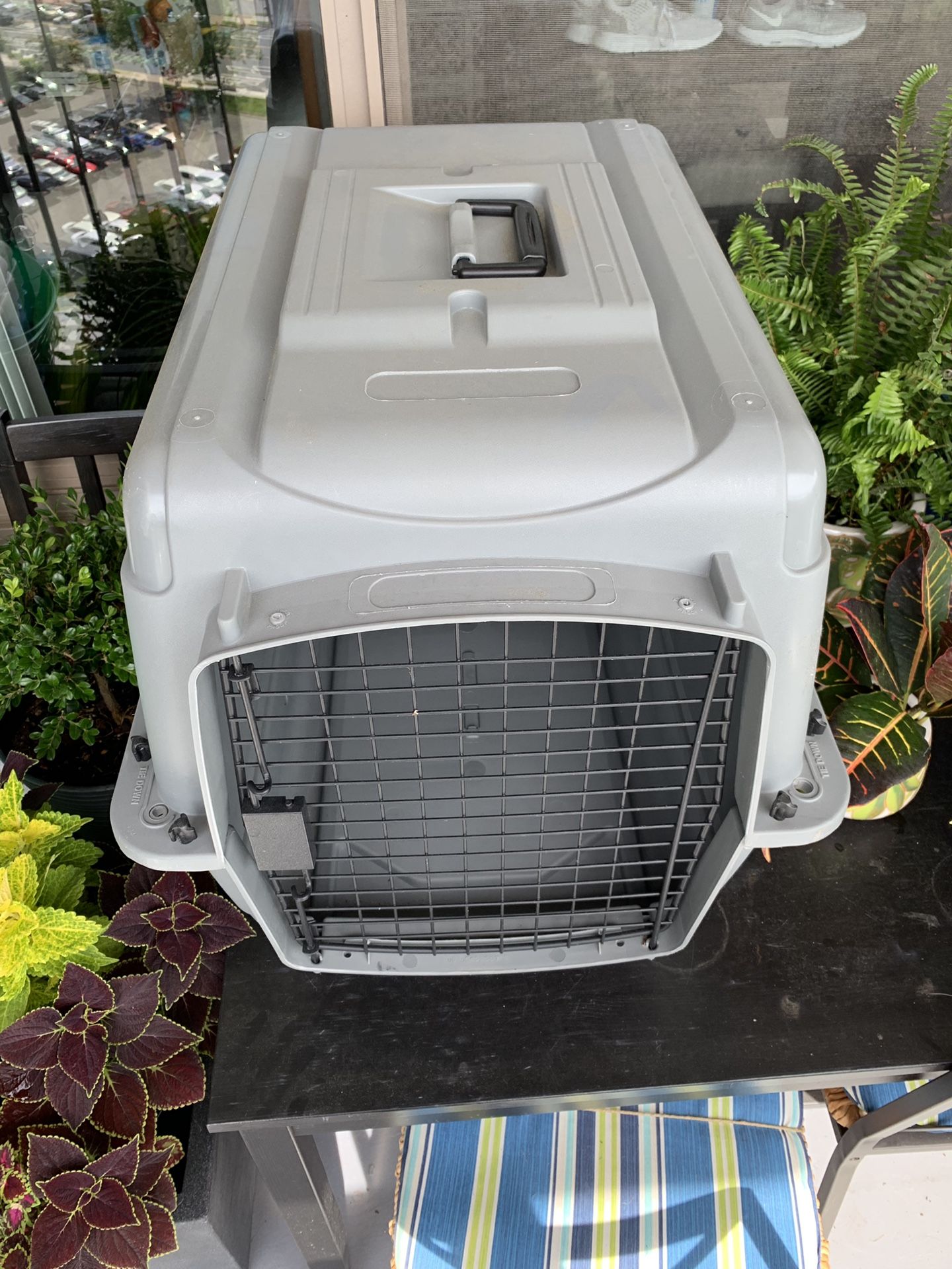 Dog Crate / Pet Carrier