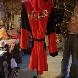 MARVEL DEADPOOL. LIKE NEW ADULT Robe. Very Soft Plush. 