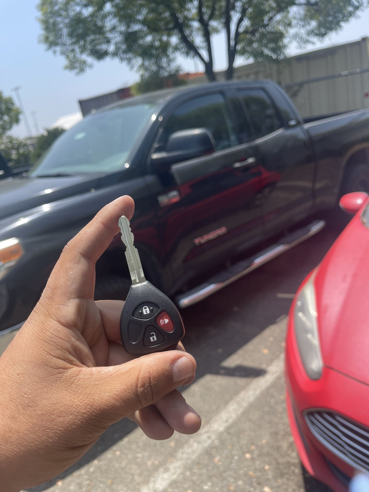 Llaves De Carro / Car Keys N Remotes