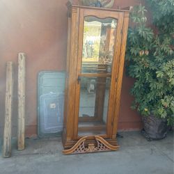 80” X 27” Curio Cabinet Doesn’t Have Shelf’s 