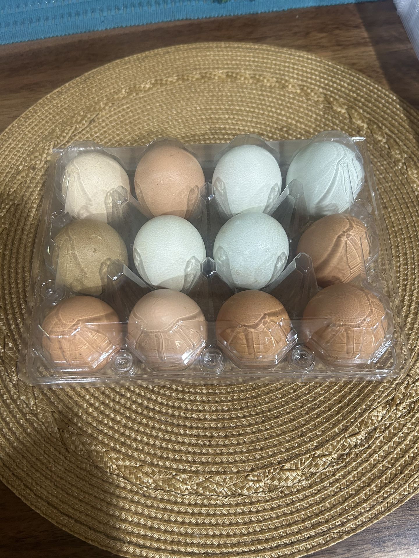 Fresh organic Free-Range Eggs-10/dozen