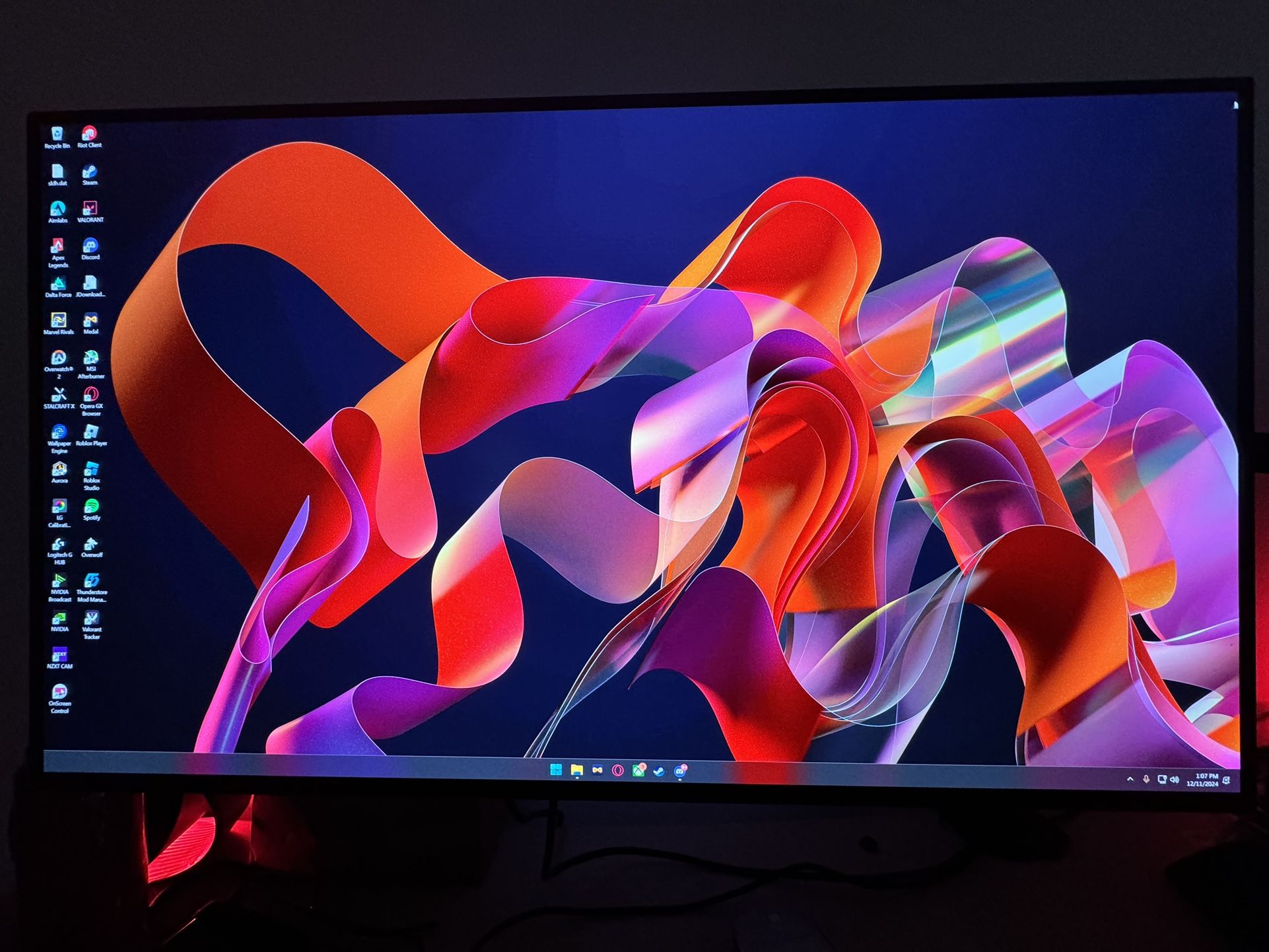 LG - UltraGear 32" OLED Dual Mode (4K UHD 240Hz,FHD 480Hz), 0.03ms NVIDIA G-S...