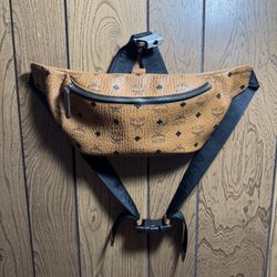MCM Pouch 
