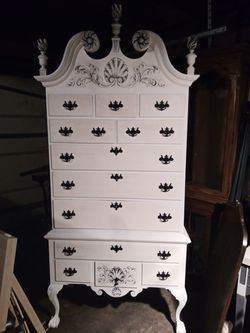 Cabinet/Dresser