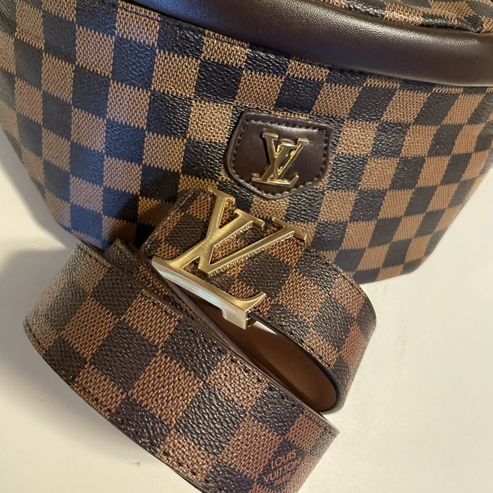 Lv Belt (Authentic )