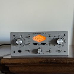 Twinfinity 710 Tube/Trans Mic Preamp. Universal Audio UA
