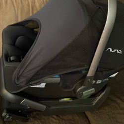 Nuna Car Seat With Base 250$