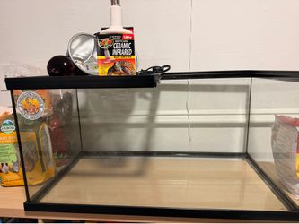 MINT Condition Zoo Med 20-Gallon Sliding Door Terrarium (USED 1 MONTH)