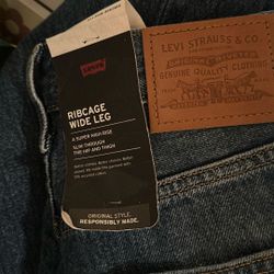 New Levi’s Jeans 24x32 Ribcage Wide $55