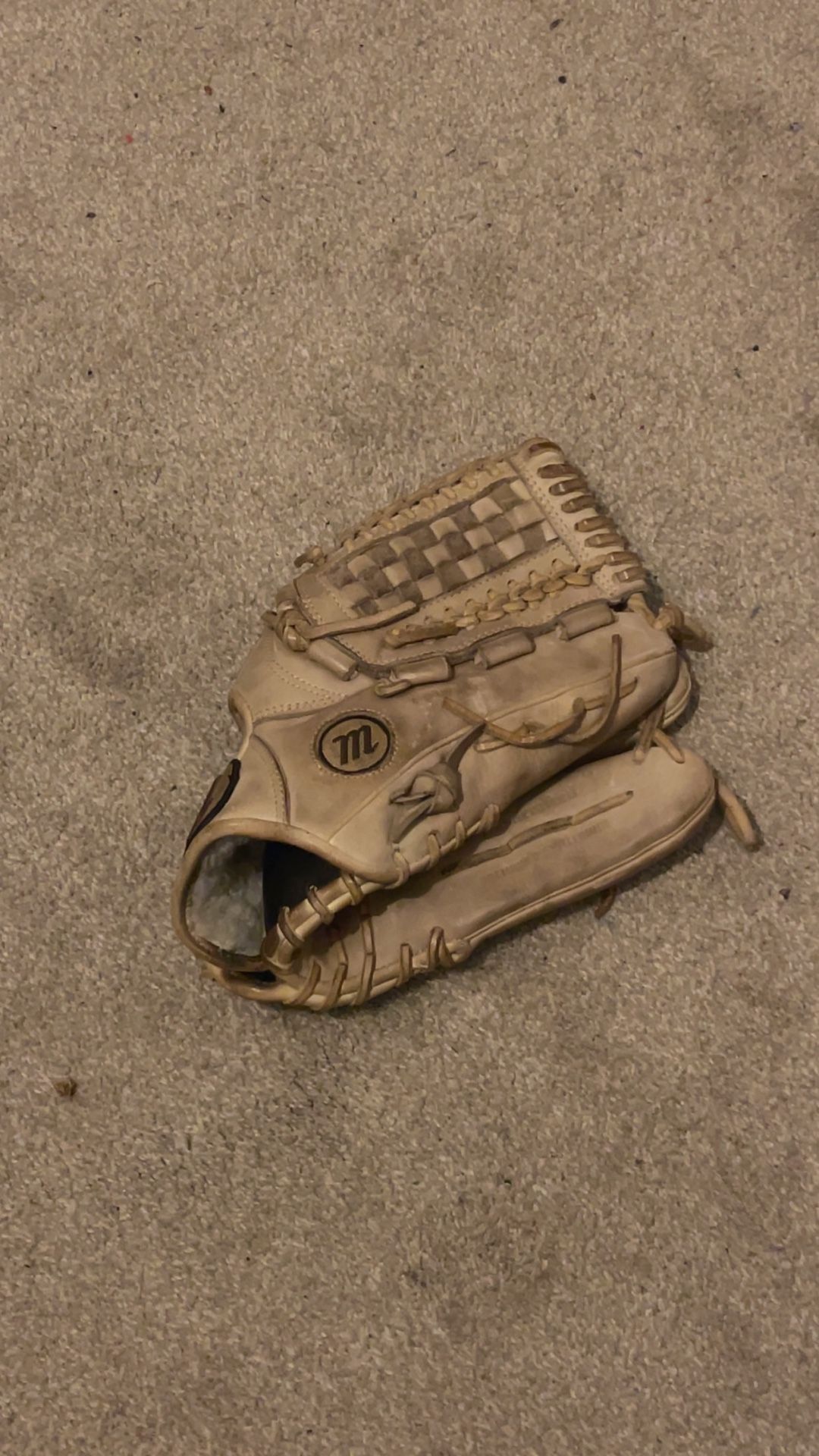 Marucci Honor The Game 12 Inch RH Throw Glove