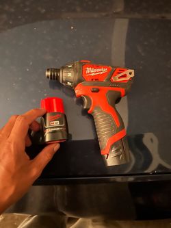 Milwaukee m12