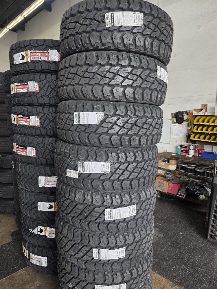 35x12.50R20 COOPER STT Maxx Tires for Sale in Orange, CA - OfferUp