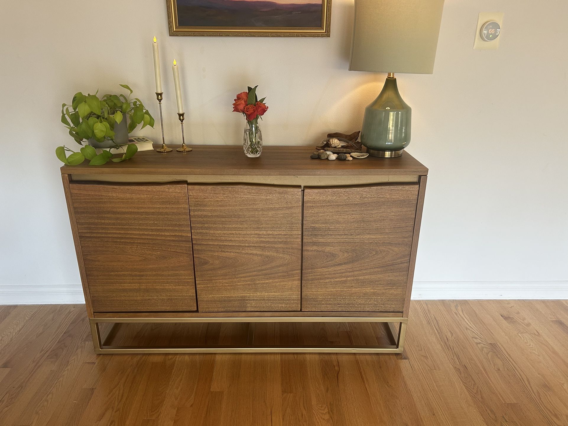 Mid-Century Modern Walnut Sideboard / Credenza