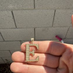 14k E Pendent 