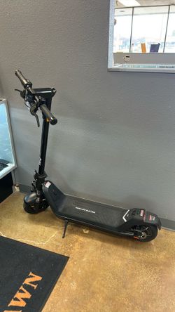 Niu kqi300p electric scooter 40 mile range up to 20 mph