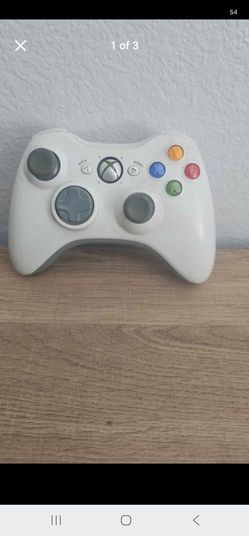 Xbox 360 controller white