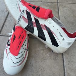 ADIDAS PREDATOR SIZE 10.5 NEW 