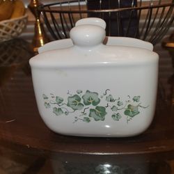 Correlle Callaway Pattern Ceramic Napkin Holder