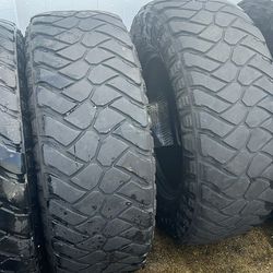 Tires LT 275 70 R18