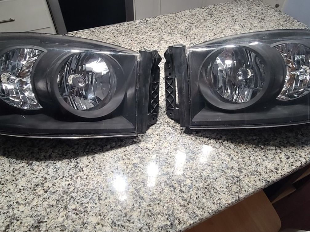 2006 - 2009 Dodge Ram Head lights 1(contact info removed) 3500